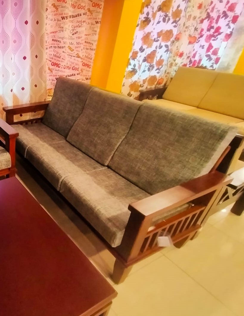 Small Sitrake Maxion Set With Cushion Teakwood Sofa Set in Chennai